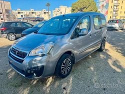 Grigio Usata 2015 Peugeot Partner Tepee Monovolume | 6799 € (Super prezzo)