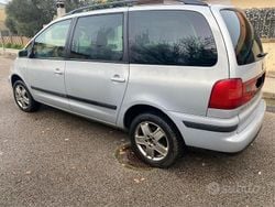 Grigio Usata 2006 VW Sharan Monovolume | 2000 €