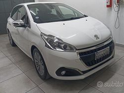 Bianco Usata 2017 Peugeot 208 Allure Due volumi | 7990 € (Ottimo prezzo)