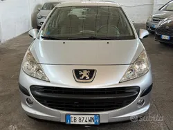 Argento Usata 2007 Peugeot 207 Tre volumi | 2900 € (Buon prezzo)