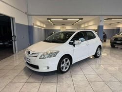 Bianco Usata 2012 Toyota Auris Sol Tre volumi | 5300 € (Buon prezzo)