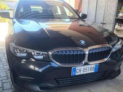 Nero Usata 2022 BMW 320 Station wagon | 21.900 € (Super prezzo)