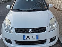 Bianco Usata 2010 Suzuki Swift Due volumi | 5500 € (Molto cara)