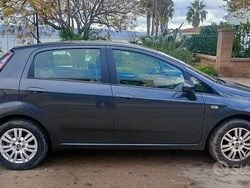 Grigio Usata 2012 Fiat Punto Tre volumi | 4000 € (Buon prezzo)