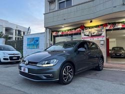Grigio Usata 2018 VW Golf VII Executive Tre volumi | 13.790 € (Buon prezzo)