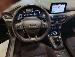 Usata 2022 Ford Focus ST-Line Tre volumi | 18.550 € (Buon prezzo)
