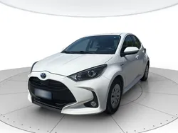 Bianco Usata 2021 Toyota Yaris Hybrid Active Due volumi | 16.500 € (Ottimo prezzo)