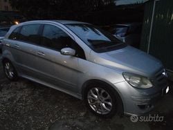 Grigio Usata 2008 Mercedes B200 Monovolume | 3490 € (Buon prezzo)