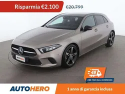 Oro Usata 2019 Mercedes A180 Tre volumi | 18.699 € (Buon prezzo)