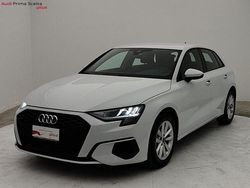 Bianco ghiaccio metallizzato Usata 2024 Audi A3 Business | 29.000 € (Buon prezzo)