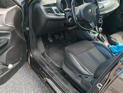 Nero Usata 2013 Alfa Romeo Giulietta Due volumi | 5000 € (Super prezzo)