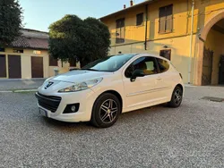 Bianco Usata 2010 Peugeot 207 Tre volumi | 4000 € (Buon prezzo)