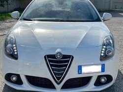 Bianco Usata 2015 Alfa Romeo Giulietta Due volumi | 9500 € (Buon prezzo)