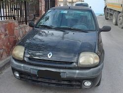 Nero Usata 2000 Renault Clio II Due volumi | 1050 € (Buon prezzo)