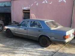 Blu Usata 1981 Mercedes E280 Tre volumi | 2300 €