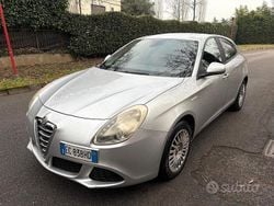 Grigio Usata 2011 Alfa Romeo Giulietta Distinctive Tre volumi | 4900 € (Super prezzo)
