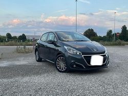 Usata 2016 Peugeot 208 Active Due volumi | 6999 € (Cara)