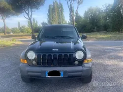 Usata 2008 Jeep Cherokee SUV | 6490 € (Buon prezzo)