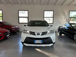 Bianco Usata 2015 Toyota RAV4 Style SUV | 11.700 € (Buon prezzo)