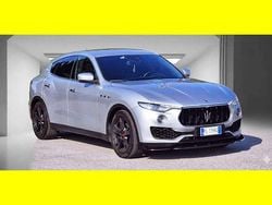 Grigio Usata 2017 Maserati Levante SUV | 25.900 € (Buon prezzo)