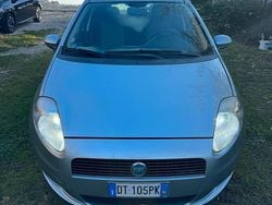 Grigio Usata 2009 Fiat Grande Punto Dynamic Due volumi | 2350 € (Ottimo prezzo)