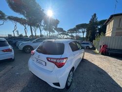 Bianco Usata 2020 Toyota Yaris Cool Tre volumi | 14.800 € (Molto cara)
