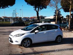 Bianco Usata 2012 Ford Fiesta Tre volumi | 4250 € (Buon prezzo)