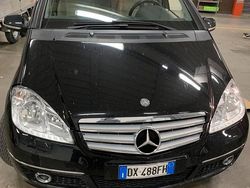 Usata 2009 Mercedes A180 Elegance Tre volumi | 1900 € (Buon prezzo)