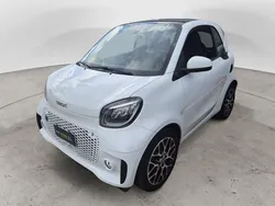 Valkoinen Käytetty 2022 Smart ForTwo Electric Drive Prime Sedan | 15.200 € (Perustarjous)