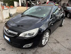 Usata 2011 Opel Astra Tre volumi | 4700 € (Buon prezzo)