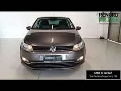 Grigio scuro Usata 2016 VW Polo Comfortline Tre volumi | 9900 € (Buon prezzo)
