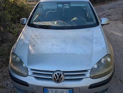 Usata 2004 VW Golf V Tre volumi | 2500 € (Ottimo prezzo)