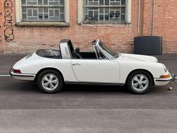 Light ivory Usata 1967 Porsche 911 Cabrio | 144.900 €