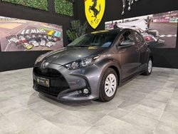Grey metallic Usata 2022 Toyota Yaris Trend Tre volumi | 14.990 € (Buon prezzo)