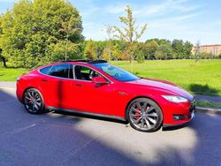 Rosso Usata 2015 Tesla Model S Due volumi | 22.500 €