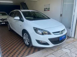 Bianco Usata 2015 Opel Astra Tre volumi | 4990 € (Ottimo prezzo)