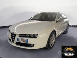 Bianco Usata 2011 Alfa Romeo 159 Super Station wagon | 4500 € (Buon prezzo)