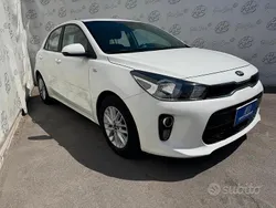 Bianco Usata 2019 Kia Rio Tre volumi | 10.678 € (Buon prezzo)