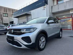 Grigio chiaro Usata 2024 VW T-Cross Life SUV | 23.900 € (Buon prezzo)