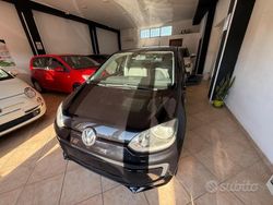 Nero Usata 2015 VW up! high up! Due volumi | 6900 € (Buon prezzo)