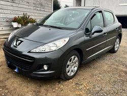 Grigio Usata 2014 Peugeot 207 Tre volumi | 3950 € (Buon prezzo)
