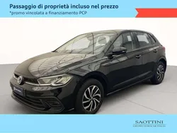 Deep black perlato Usata 2024 VW Polo Life Tre volumi | 20.800 € (Buon prezzo)