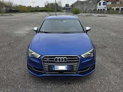 Blu/azzurro Usata 2015 Audi S3 Ambiente Tre volumi | 21.500 € (Ottimo prezzo)