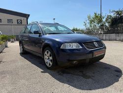 Blu Usata 2004 VW Passat Station wagon | 1300 € (Buon prezzo)