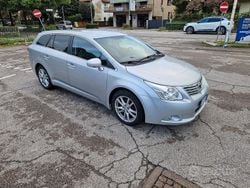 Grigio Usata 2011 Toyota Avensis Executive Station wagon | 3400 € (Buon prezzo)