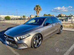 Grigio Usata 2019 Mercedes A180 Tre volumi | 21.900 € (Buon prezzo)