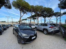 Grigio Usata 2018 Toyota Yaris Hybrid Active Tre volumi | 15.300 € (Molto cara)