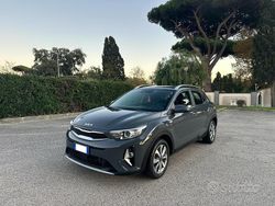 Grigio Usata 2022 Kia Stonic SUV | 11.900 €