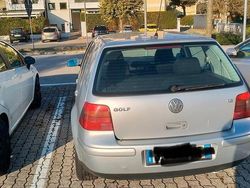Grigio Usata 1998 VW Golf IV Tre volumi | 2000 €
