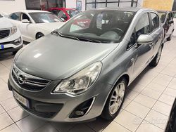 Grigio Usata 2012 Opel Corsa Tre volumi | 4200 € (Buon prezzo)